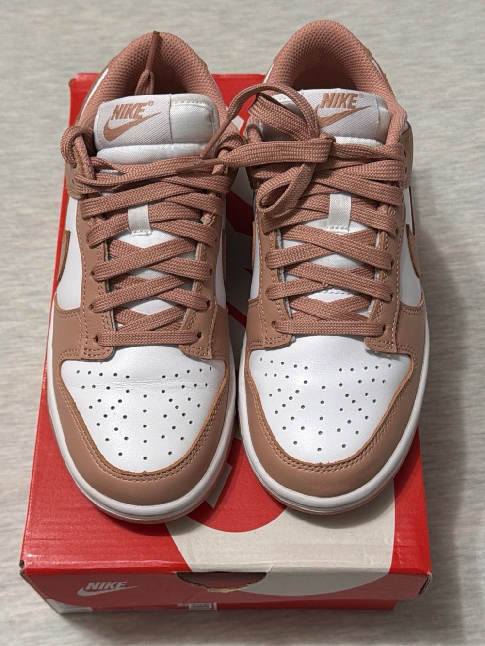 NIKE DUNK LOW WOMEN SIZE 5.5